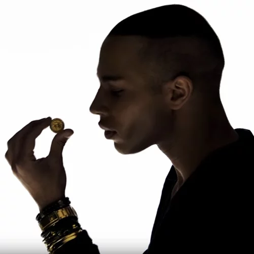 Balmain: Η σειρά κοσμημάτων του οίκου έρχεται! Και δείχνει υπέροχη