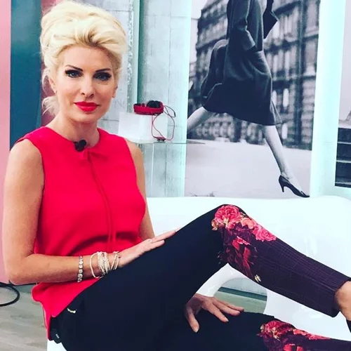 Ελένη Μενεγάκη: Βρήκαμε τι φόρεσε σήμερα στην εκπομπή της