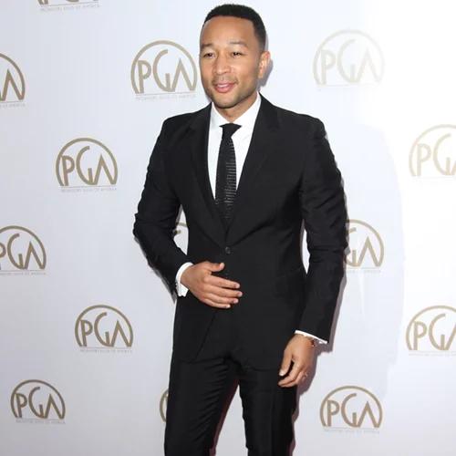 John Legend: Τους καλεί όλους ενάντια στον Trump