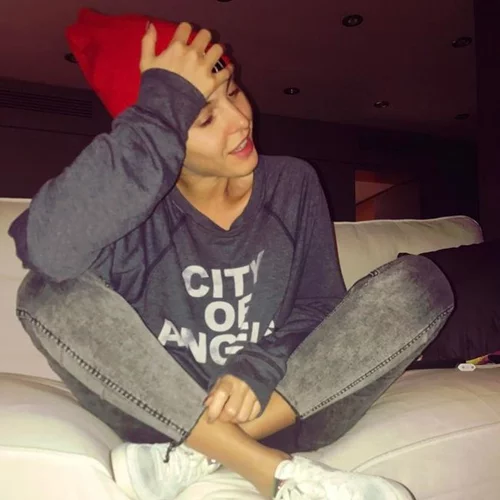 Πώς είναι η Τάμτα χωρίς περούκα ή τρέσες;