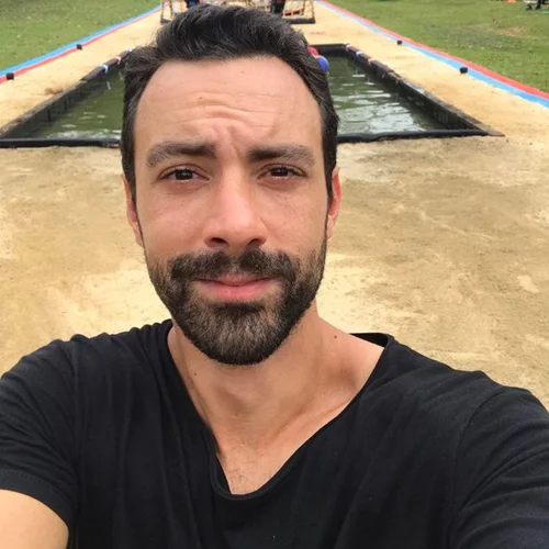 Σάκης Τανιμανίδης: Μας δείχνει την αλλαγή στο look του από τον κορυφαίο μπαρμπέρη της Καραϊβικής