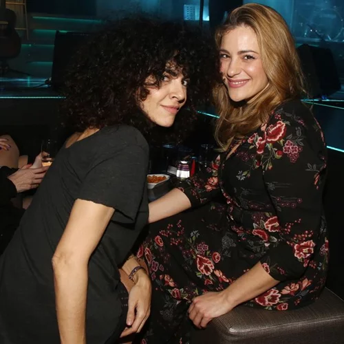 Μαρία Σολωμού: Νυχτερινή έξοδος στον αγαπημένο της, Πάνο Μουζουράκη με σούπερ μίνι