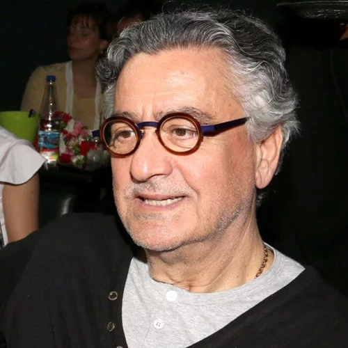 Νίκος Γαλανός: Η σπάνια δημόσια έξοδός του με την κατά 30 χρόνια νεότερη σύντροφό του