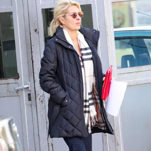 Ελένη Μενεγάκη: Πού την εντόπισε ο φωτογραφικός φακός