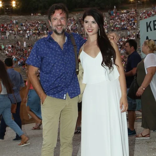 Κωστής Μαραβέγιας: Περισσότερες φωτογραφίες της συντρόφου του, Νεφέλη Μουσούρα