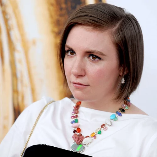 Lena Dunham: Με εντελώς νέο hair look μετά το τέλος των Girls