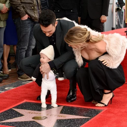 Adam Levine: Αυτές οι φωτογραφίες με την κόρη είναι το ό,τι καλύτερο έχεις δει