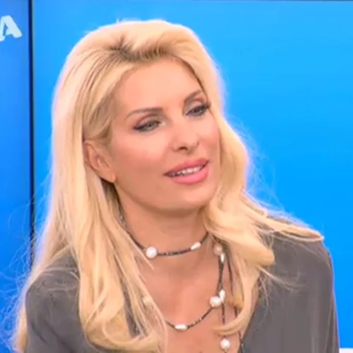 Ελένη Μενεγάκη: Ο άνθρωπος που τη συμβούλεψε στο πρώτο της συμβόλαιο