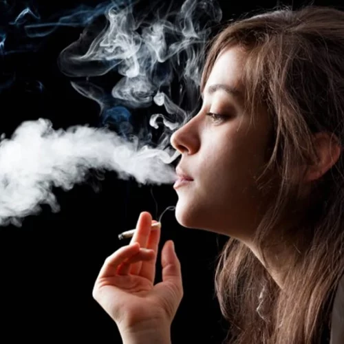 Πώς να περιποιούμαι το δέρμα μου αν καπνίζω;