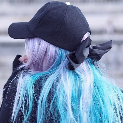 Αυτό το προιόν αλλάζει μαγικά χρώμα στα μαλλιά σου! (βίντεο)