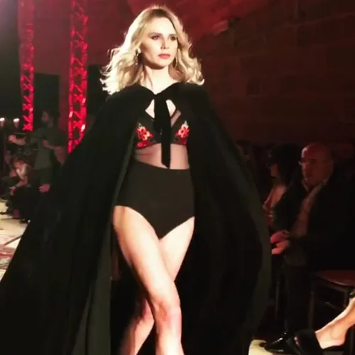 Έβελυν Καζαντζόγλου: Έκλεψε τις εντυπώσεις στο show της Intimissimi