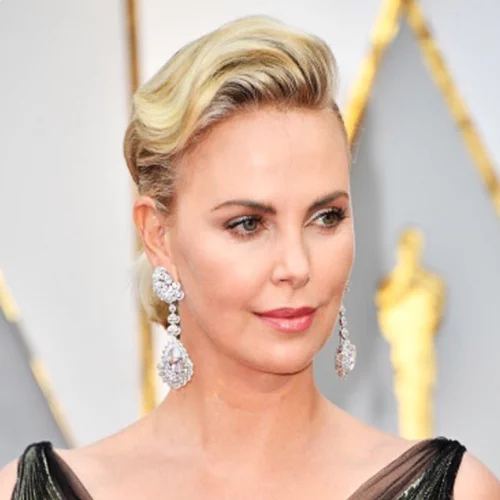 Όσκαρ 2017: Η εμφάνιση της Charlize Theron σχολιάστηκε όσο καμία στα social media