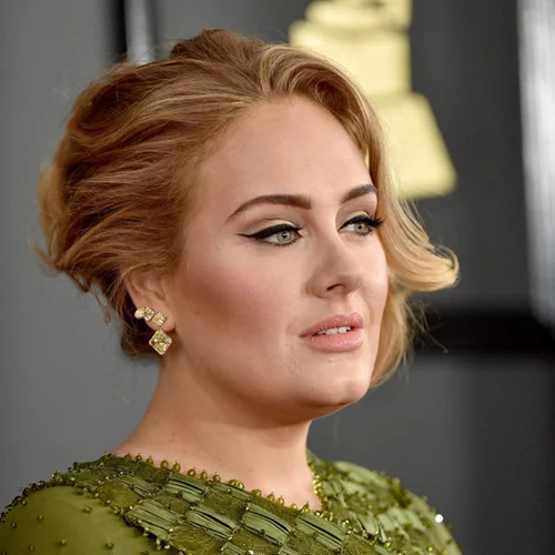 Adele: Πόσα κερδίζει σε κάθε live εμφάνισή της;
