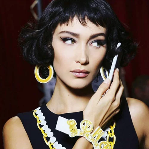 Bella Hadid: Το σέξι ατύχημα της στο London Fashion Week