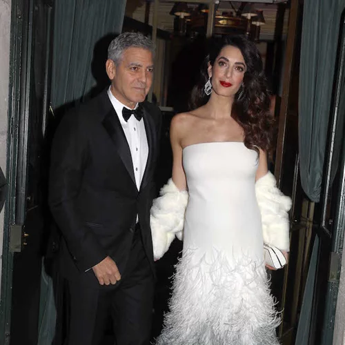 Amal Clooney: Με υπέροχο φόρεμα και φουσκωμένη κοιλίτσα στα βραβεία Cesar