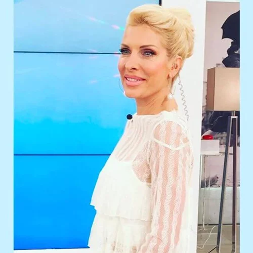 Ελένη Μενεγάκη: Βρήκαμε τι φόρεσε σήμερα στην εκπομπή της
