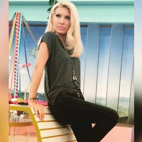 Ελένη Μενεγάκη: Βρήκαμε τι φόρεσε σήμερα στην εκπομπή της