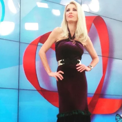 Ελένη Μενεγάκη: Βρήκαμε τι φόρεσε σήμερα στην εκπομπή της