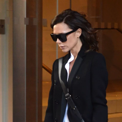 Η Victoria Beckham φορά τα sneakers που έχεις κι εσύ!