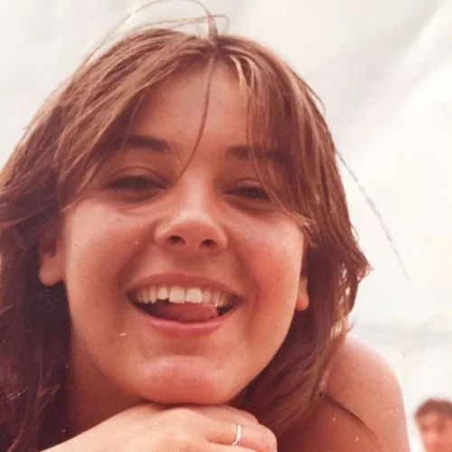 Αναγνωρίζεις το κοριτσάκι της φωτογραφίας;