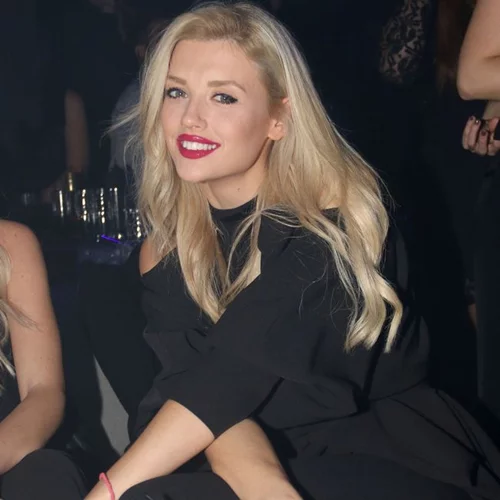 Κωνσταντίνα Κομμάτα: Αγνώριστη με το νέο hair look της