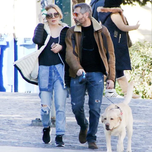 Σμαράγδα Καρύδη - Θοδωρής Αθερίδης: Χαλαρή βόλτα στην Αθήνα