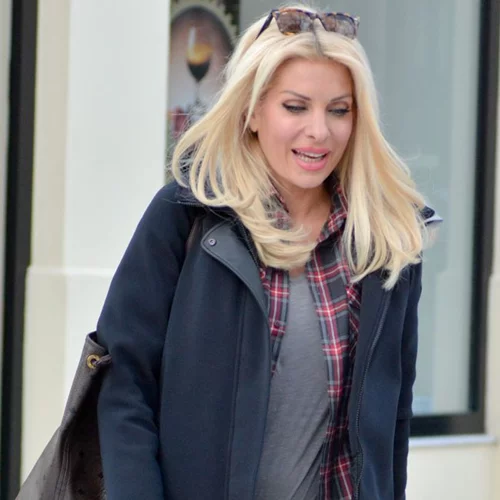 Ελένη Μενεγάκη: Η βόλτα στην Κηφισιά