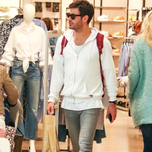 Κώστας Μαρτάκης: Πού τον απαθανάτισε ο φωτογραφικός φακός;