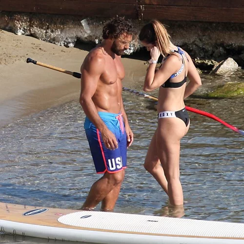 Γιάννης Μαρακάκης: Στη θάλασσα με τη σύζυγό του