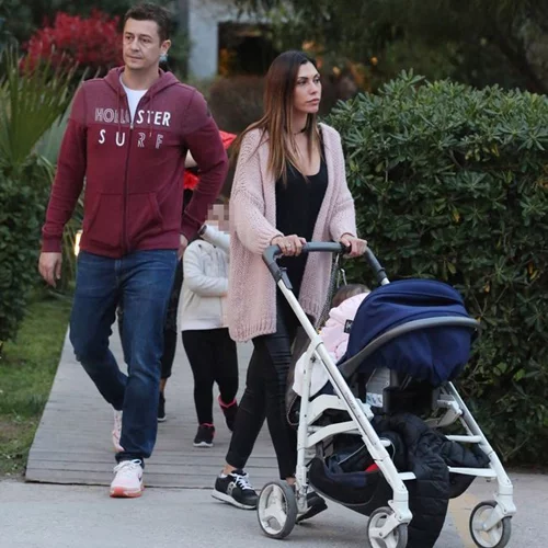 Αντώνης Σρόιτερ - Ιωάννα Μπούκη: Οικογενειακές στιγμές με τις κόρες τους