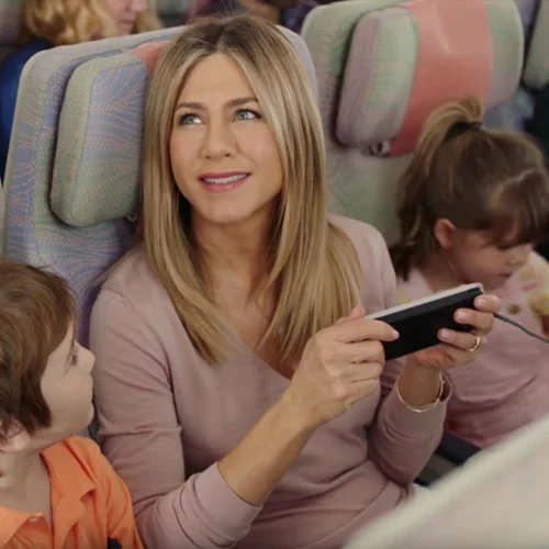 Jennifer Aniston: Πρωταγωνιστεί ξανά σε διαφήμιση αεροπορικής εταιρείας