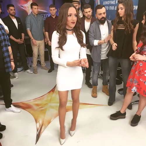 Rising Star: Τι φόρεσαν η Καλομοίρα και οι διαγωνιζόμενες στο 14ο live;