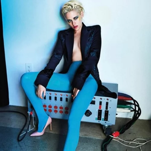 Kristen Stewart: Εντυπωσιακή στο εξώφυλλο του περιοδικού “V”