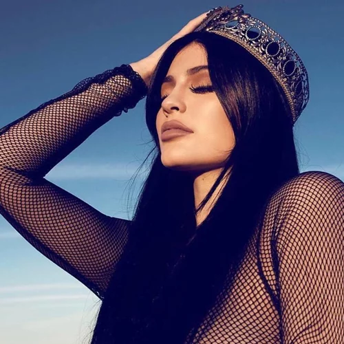 Kylie Jenner: Δε βαρέθηκε να αντιγράφει την Kim Kardashian;