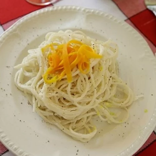 Vegan καρμπονάρα με καρότα από τη διαιτολόγο Δέσποινα Μαρσέλου!