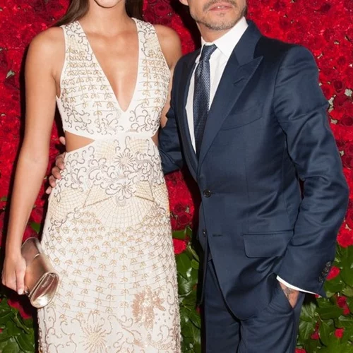 3 μήνες μετά το διαζύγιο, ο star έκανε επίσημη εμφάνιση με νέα σύντροφο!