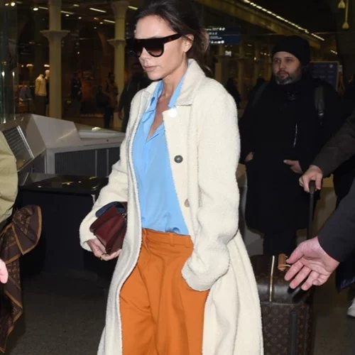 H Victoria Beckham σού μαθαίνει πώς να συνδυάζεις τα χρώματα