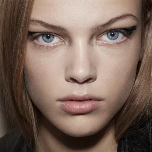 Για beauty addicts και μόνο: Έτσι θα βάφεσαι τον επόμενο χειμώνα