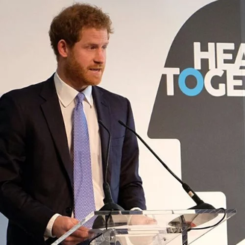 Πρίγκιπας Harry: Τον μπέρδεψαν με πασίγνωστο τραγουδιστή!