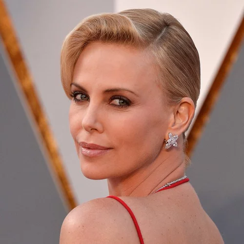 Charlize Theron: Μιλάει για τη σκηνή του λεσβιακού σεξ στην ταινία "Atomic Blonde"