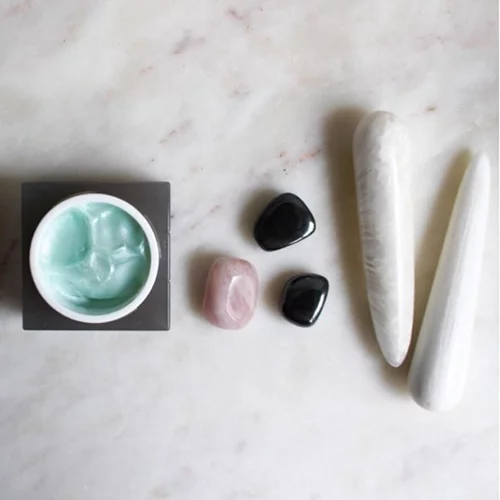 Είναι οι πολύτιμοι λίθοι το μυστικό για καλύτερο δέρμα;