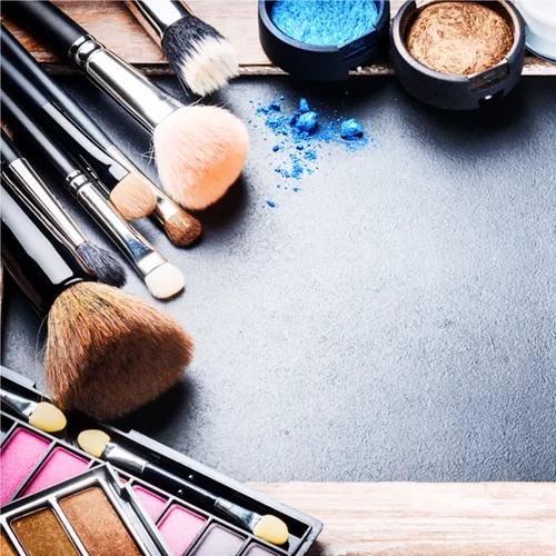 Να πώς θα καθαρίσεις σωστά τα πινέλα σου!