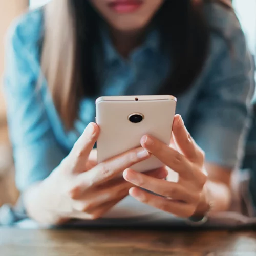 470 ευρώ χρειάζεσαι για να βρεις τον έρωτα της ζωής σου στο Tinder