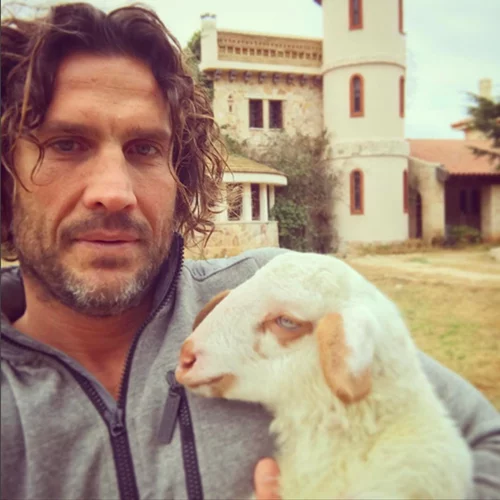 Κώστας Κοκκινάκης: Ο πιο γοητευτικός μπαμπάς του Survivor – Όσα πρέπει να ξέρεις!