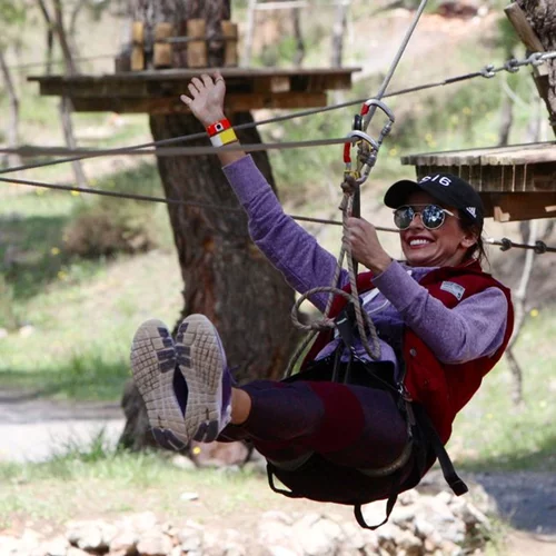 Μπέτυ Μαγγίρα: Δες την να κάνει extreme sports