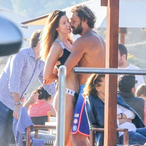 Γιάννης Μαρακάκης: Τρυφερά τετ α τετ με την αγαπημένη του