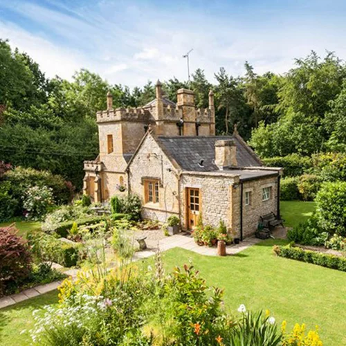 Το πιο μικρό κάστρο της Αγγλίας είναι διαθέσιμο προς πώληση!