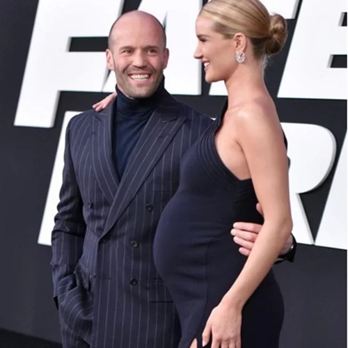 Rosie Huntington – Whiteley: Εντυπωσιακή στο πλευρό του Jason Statham