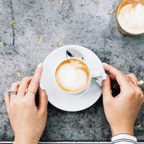 Πού οφείλονται οι ημικρανίες; Μήπως φταίει ο τρόπος που πίνεις τον καφέ σου;