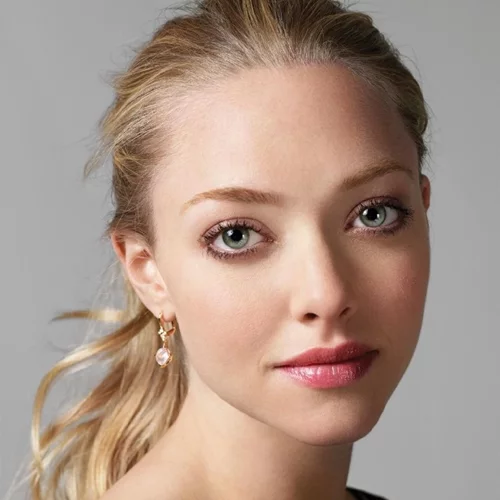 Amanda Seyfried: Η πρώτη βόλτα με την κόρη της